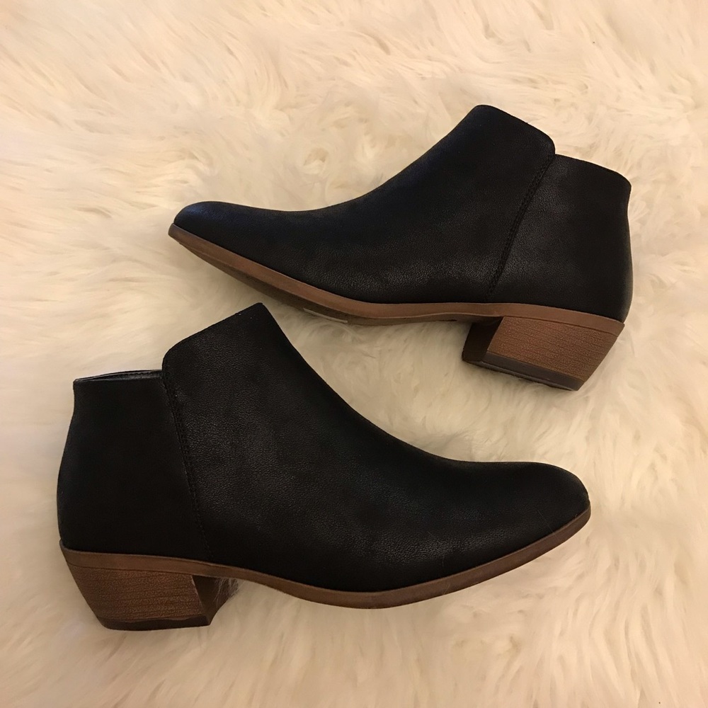 LAST 1 Ava Distressed Soft Low Almond Toe Bootie - Picture 7 of 8